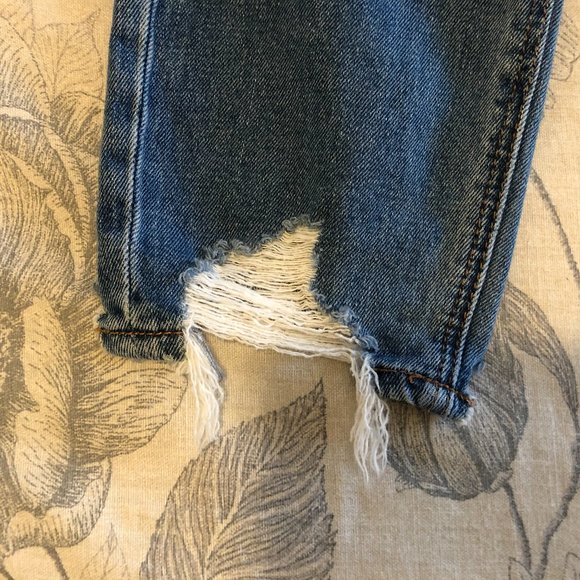 Womens Size 4 American Eagle Mom jeans - Picture 5 of 9